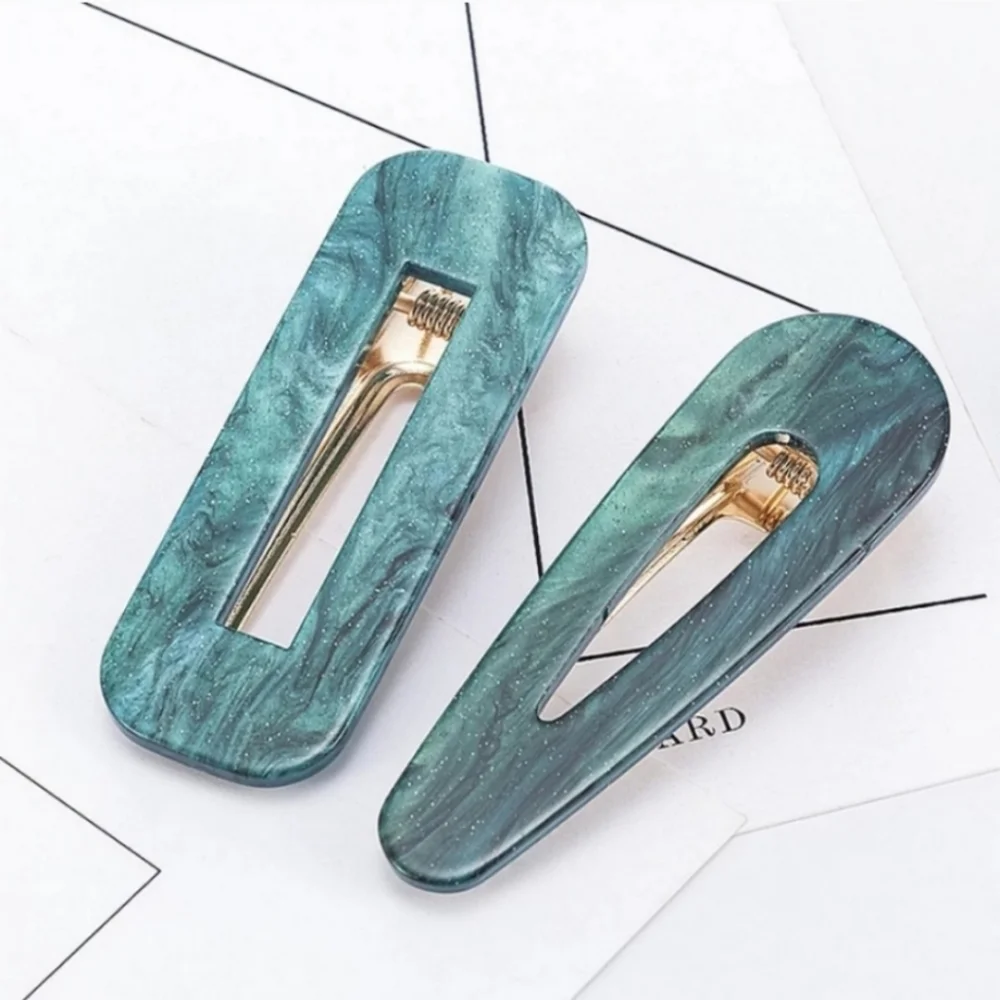 Resin 2 Large Hair Clip Set